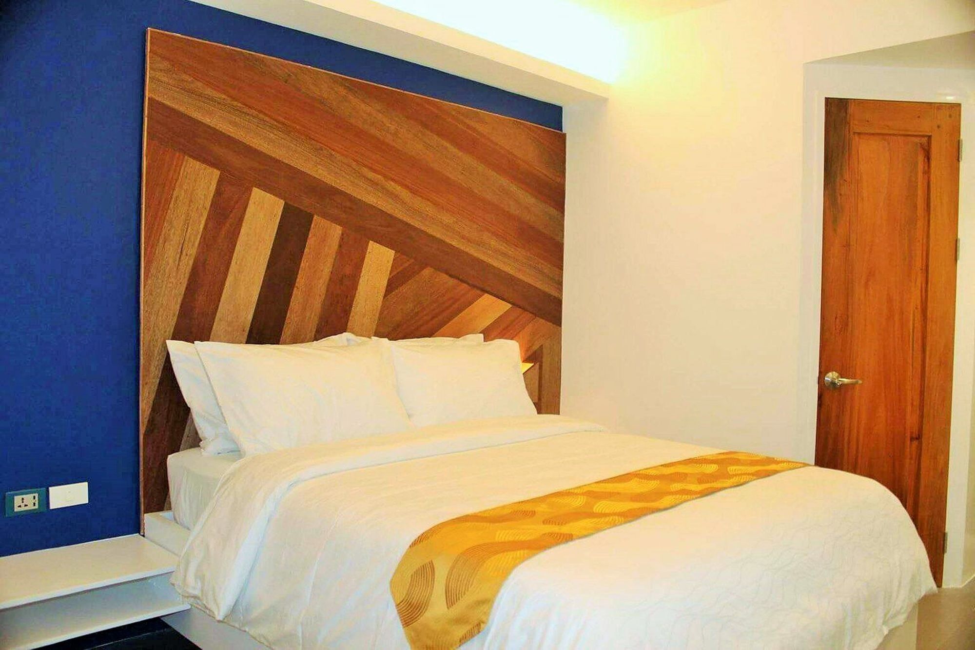 Oyo 609 G Executive Hotel And Spa Boracay Manoc-Manoc Eksteriør bilde